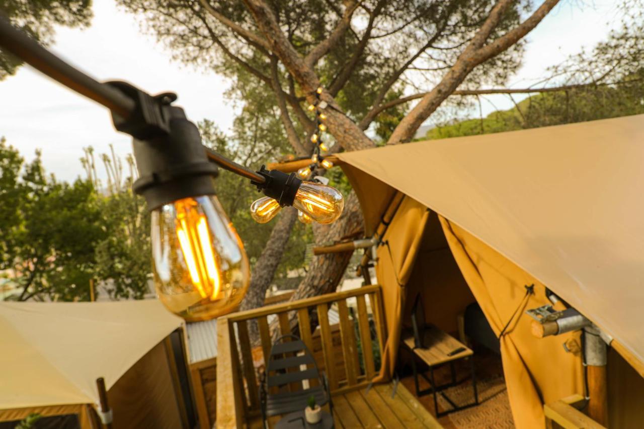 Camping Site De Gorge Vent Fréjus Екстериор снимка